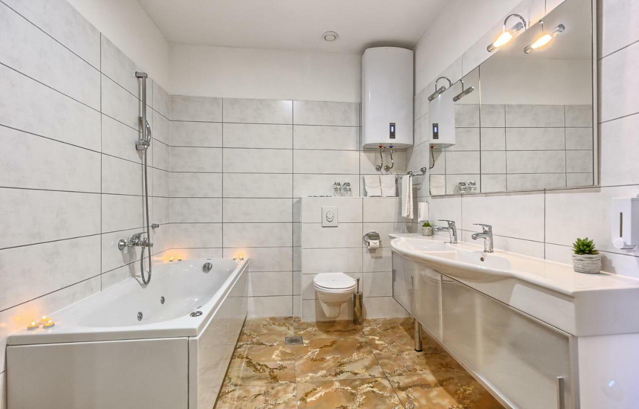 Split Urban Rooms Ii**** Bagian luar foto